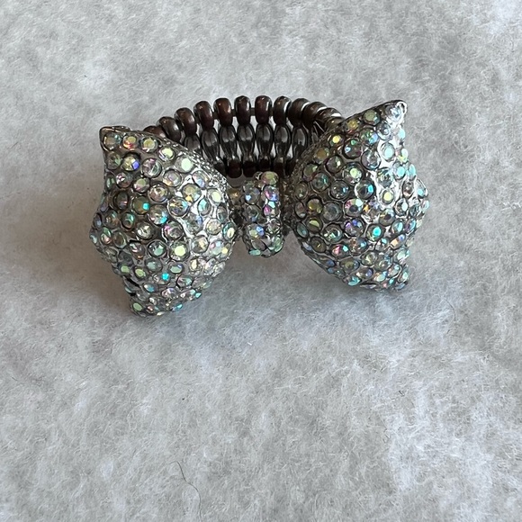 Vintage Sparkly Bowtie Ring - Picture 4 of 7